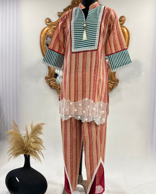 Women’s ethnic wear kurta set – tassel neck and lace hem